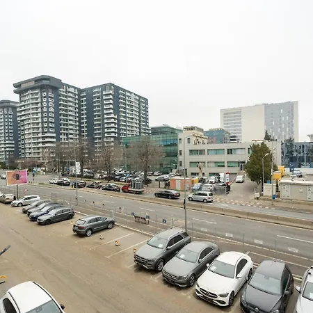 Breeze - Modern Escape In Pipera Bükreş