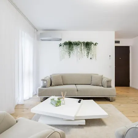 Breeze - Modern Escape In Pipera דירה
