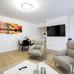 Breeze - Modern Escape In Pipera * بوخارست