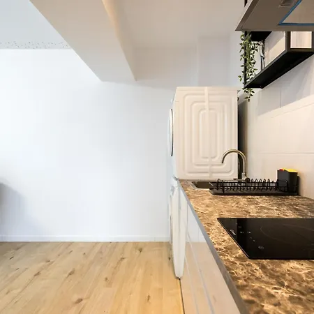 Breeze - Modern Escape In Pipera * Бухарест